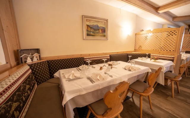 Hotel Caminetto Mountain Resort