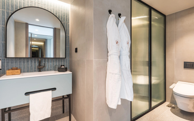 Luster Hotel