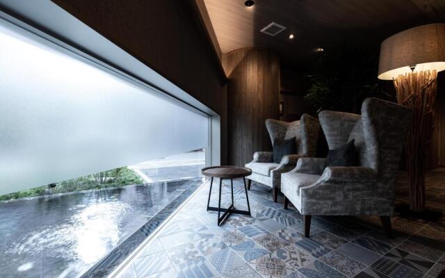 Y-HOTEL