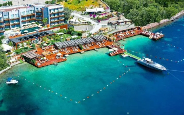 Serafina Mare Deluxe Residence