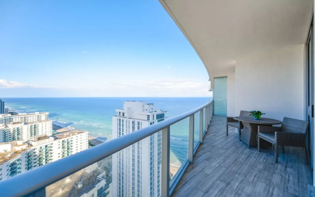 Oceanfront Luxe: Beach Condo
