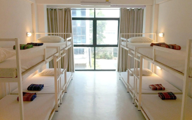 Dee Marc Hostel