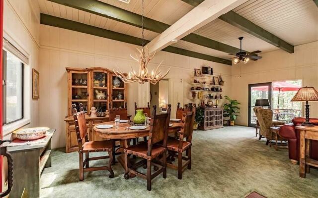 Lego House - Three Bedroom Cabin