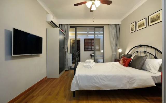 Newly Renovated 1BDR Apt Old Shanghai