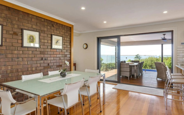 Poolside Getaway Dromana