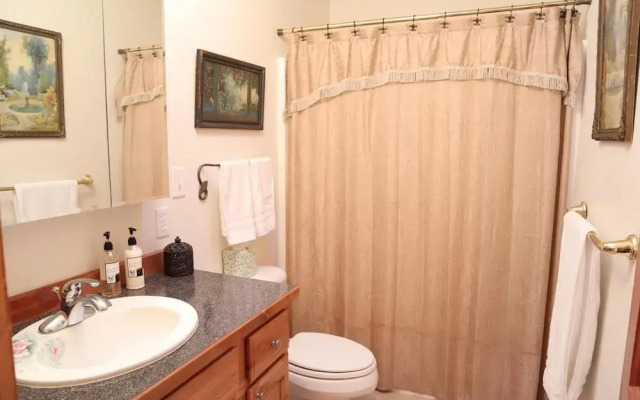 Inn on Bigfork Bay Queen Suite