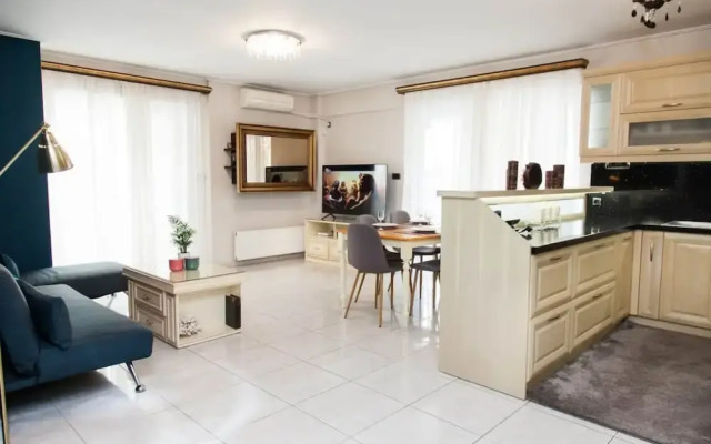 Elegant & Spacious  Apt. with Sea View