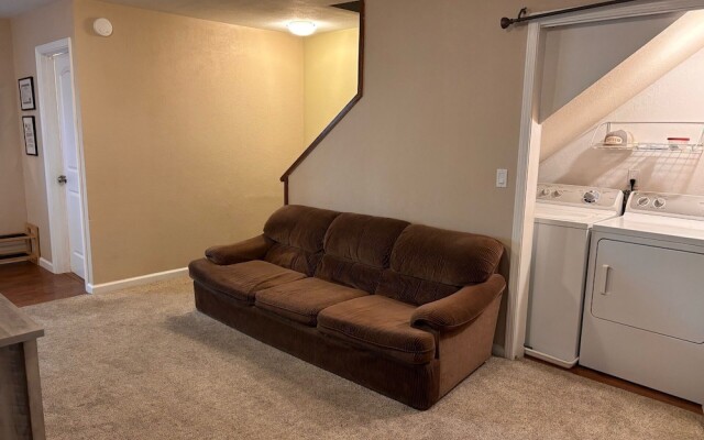 Ormsby House 1489O 4 Bedroom Home by RedAwning