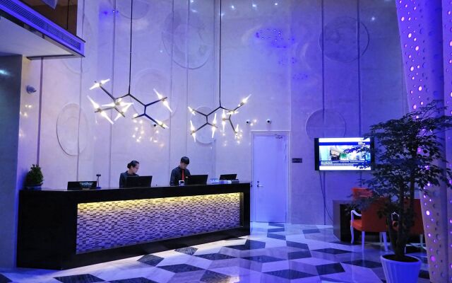Holiday Villa Hotel & Residence