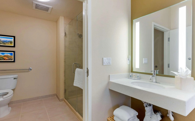 Comfort Inn & Suites near Ontario Airport