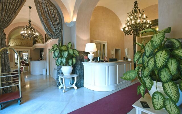 Suite Hotel Santa Chiara