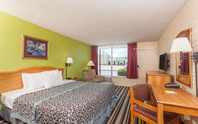 Days Inn by Wyndham Jackson