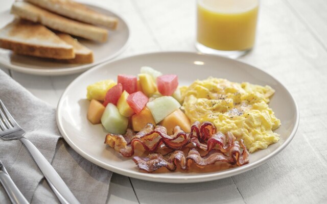 Fairfield Inn & Suites Sudbury