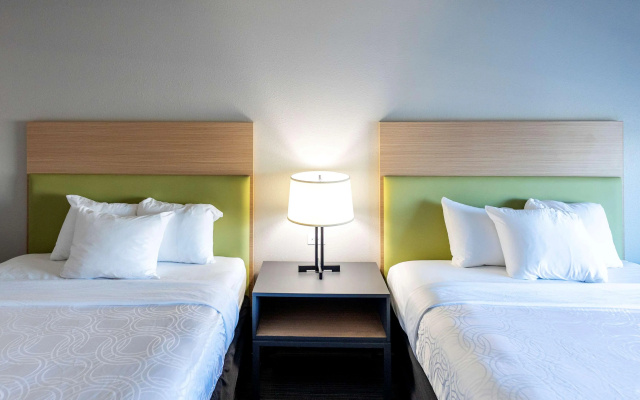 Country Inn & Suites by Radisson, Appleton Airport - Fox River Mall Area