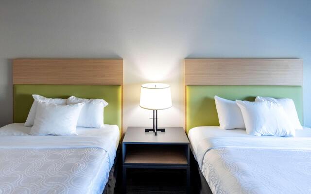 Country Inn & Suites by Radisson, Appleton Airport - Fox River Mall Area