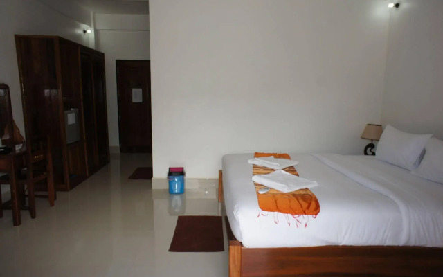 The Grand Riverside Hotel