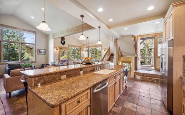 Cucumber Patch #44 Apartment