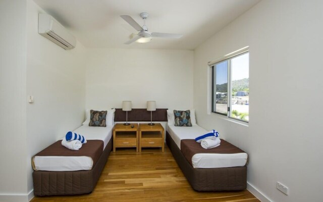 Beachside Apartment 10