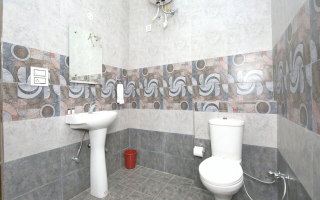 OYO 16443 Hotel Jb