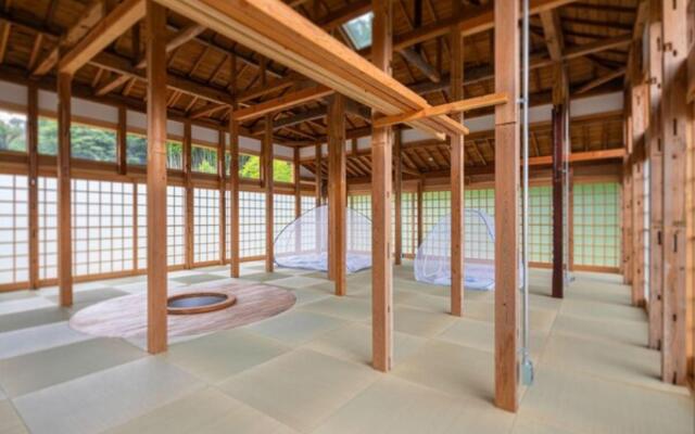 Sasayakana Yado Futtsu