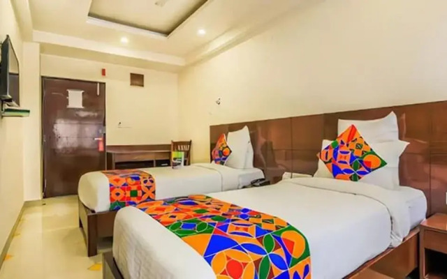 FabHotel Tipsyy Inn Suites