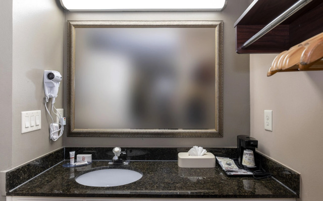 Red Roof Inn & Suites Wilson