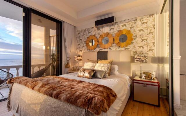 Clifton YOLO Spaces – Clifton Beachfront Apartments