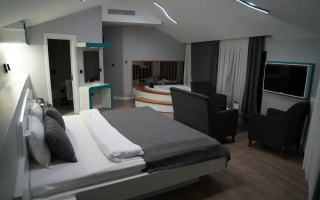 Midis Otel