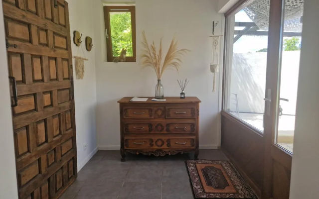 Apartment With Swimming Pool, Wifi