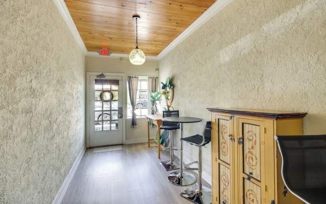 Stroll Into Town: Cozy Apartment in Kilmarnock