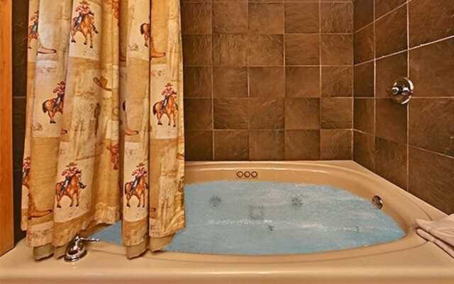 Hanky Panky 1 Bedroom Cabin