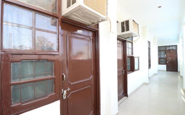 Oyo Flagship 701061 Hotel Arya