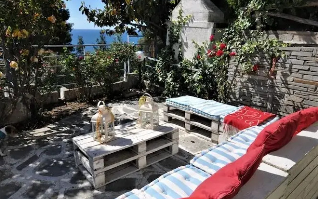 Zennova 15 Naftilos Family Summer House