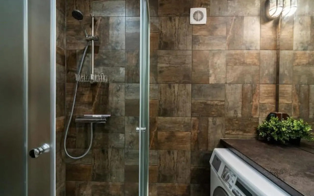 Very stylish and central AC apartment