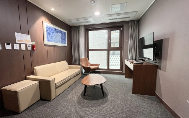 Jinju Raon Stay in Perla