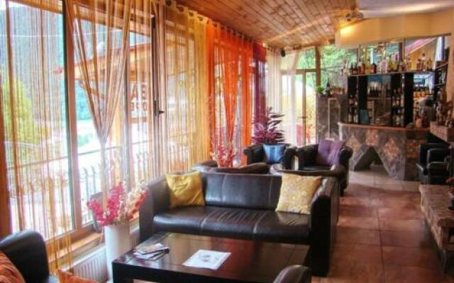 9 Suites Residence