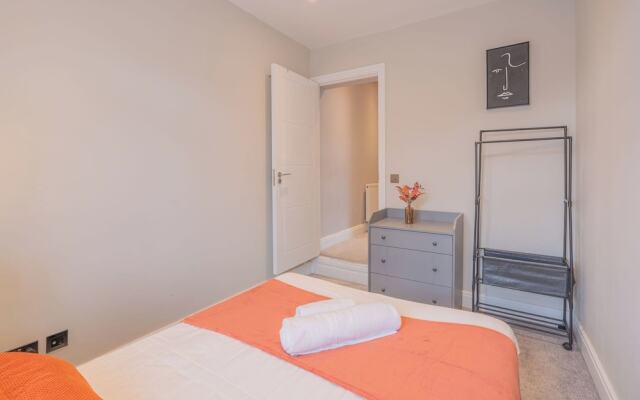 Stunning 3 Bedroom House-tottenham Stadium-parking
