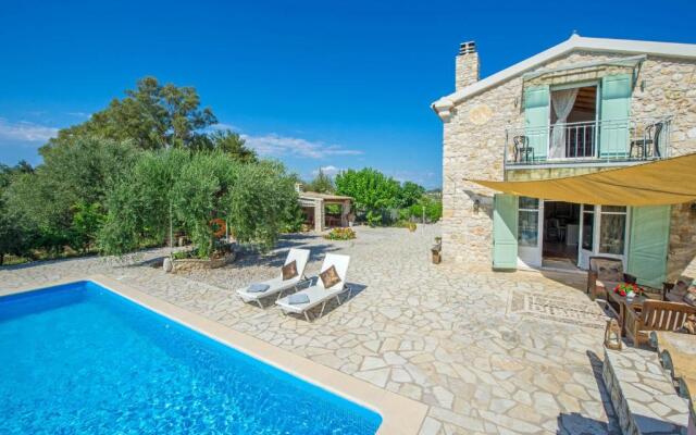 Villa Siorra by MediterraneanVillas