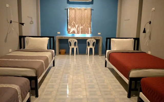 OYO 1147 The Moment Hostel