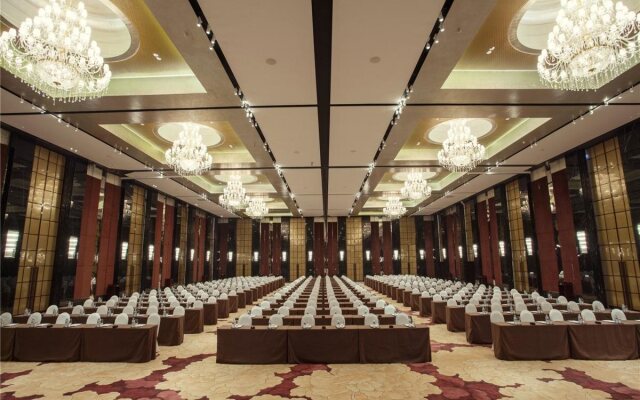 Palace Garden Hotel and Resorts