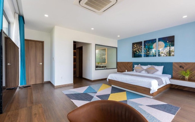 Palm Villa 35 (Luxury Seaview Pool Villa with Karaoke Room Inside Resort near The Beach and The Park for Children) – Guest Rooms – Vung Tau