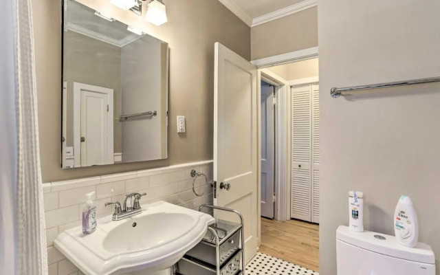 Yard & Grill: Centrally Located Denver Retreat!