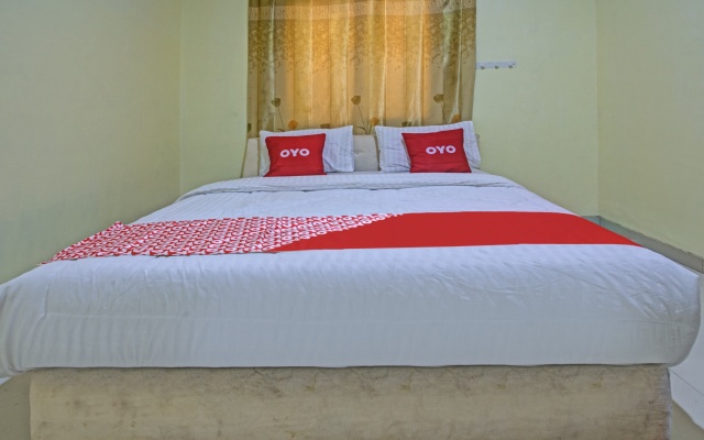 OYO 3883 The Red