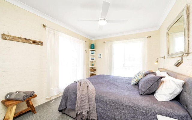 Enjoy Your Box Seat on Orion Beach and Jervis Bay – Guest Rooms – Vincentia