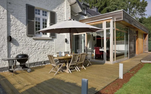 Villa White in Spa With Pool