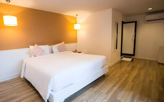 First House Hotel