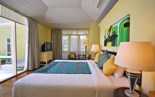Baan Bayan Beachfront Hotel