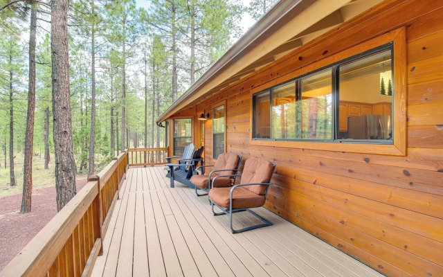 Pinetop-lakeside Cabin w/ Fireplace + Grill!