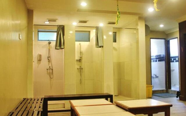 Prince Hotel