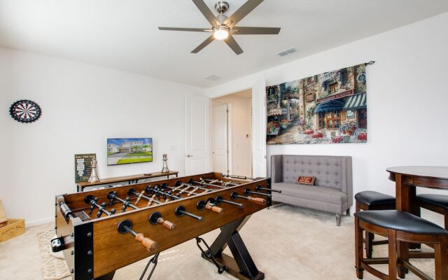 3910 Oakville Avenue